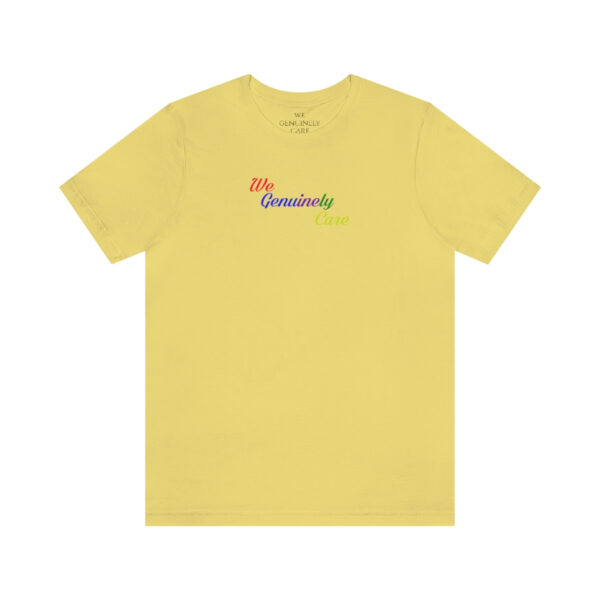 A yellow t-shirt with the word " dreamers ".