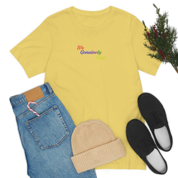 A yellow t-shirt with the word " sincerely ".